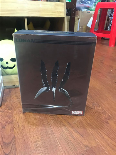 Mua bán MEZCO LOGAN