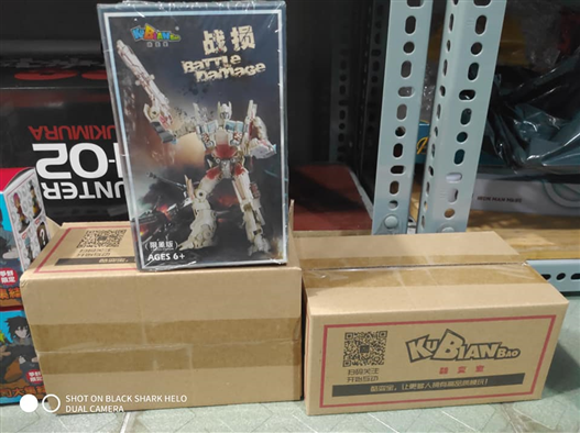 Mua bán TRANSFORMER OPTIMUS BATTLE DAMAGE
