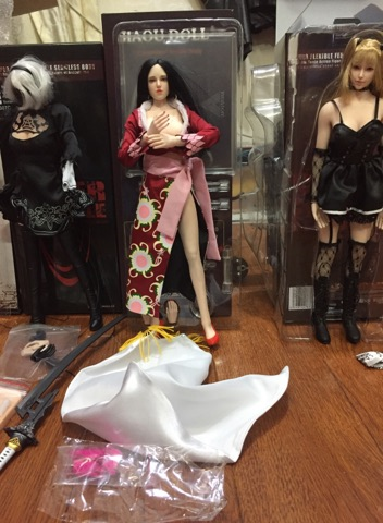 Mua bán SUPER DUCK BOA HANCOCK