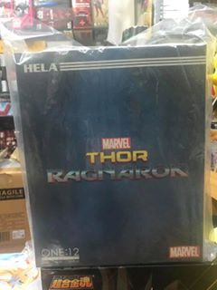 Mua bán MEZCO HELA THOR RAGNAROK