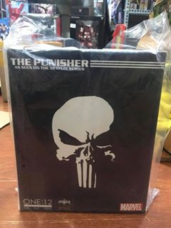 Mua bán MEZCO THE PUNISHER