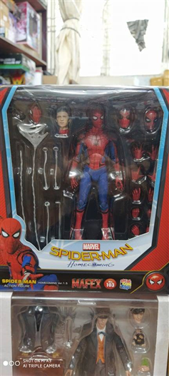 Mua bán MAFEX SPIDER-MAN HOMECOMMING