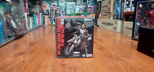 Mua bán SHF KAMEN RIDER FAIZ & AUTO VAJIN THIẾU 1 VALI 2ND