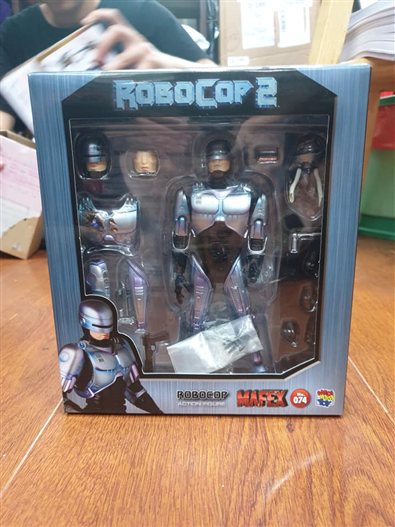 Mua bán MAFEX ROBOCOP 074 LIKE NEW