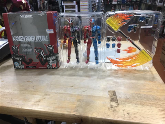 Mua bán SHF KAMEN RIDER W HEAT JOKER & HEAT TRIGGER LIKE NEW