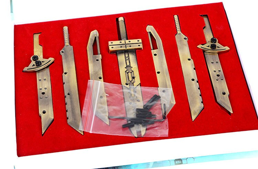 Mua bán SET PHỤ KIỆN FINAL FANTASY CLOUD STRIKE SWORD MÀU VÀNG 