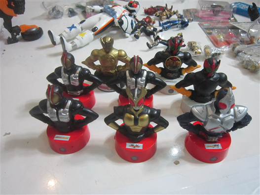 Mua bán ỐNG NHÒM KAMEN RIDER