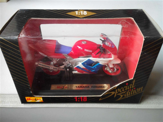 Mua bán 1:18 MAISTO YAMAHA FZR600R