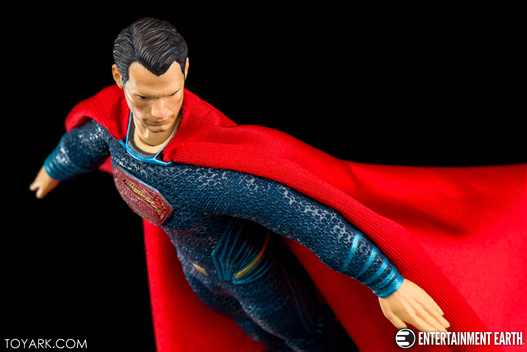 Mua bán MEZCO SUPERMAN BVS FAKE