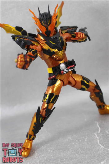 Mua bán SHF KAMEN RIDER CROSS-Z MAGMA NEW KO CARTON