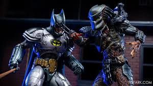 Mua bán NECA ARMORED BATMAN VS PREDATOR