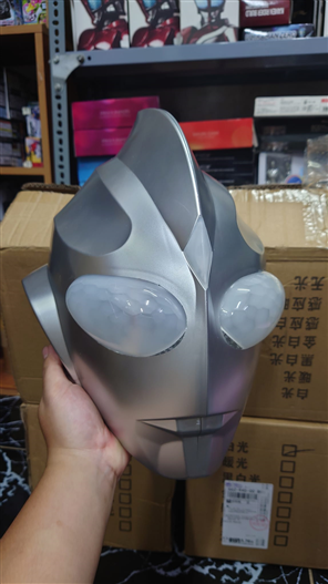 Mua bán NÓN 1:1 ULTRAMAN MÀU MẮT TRẮNG